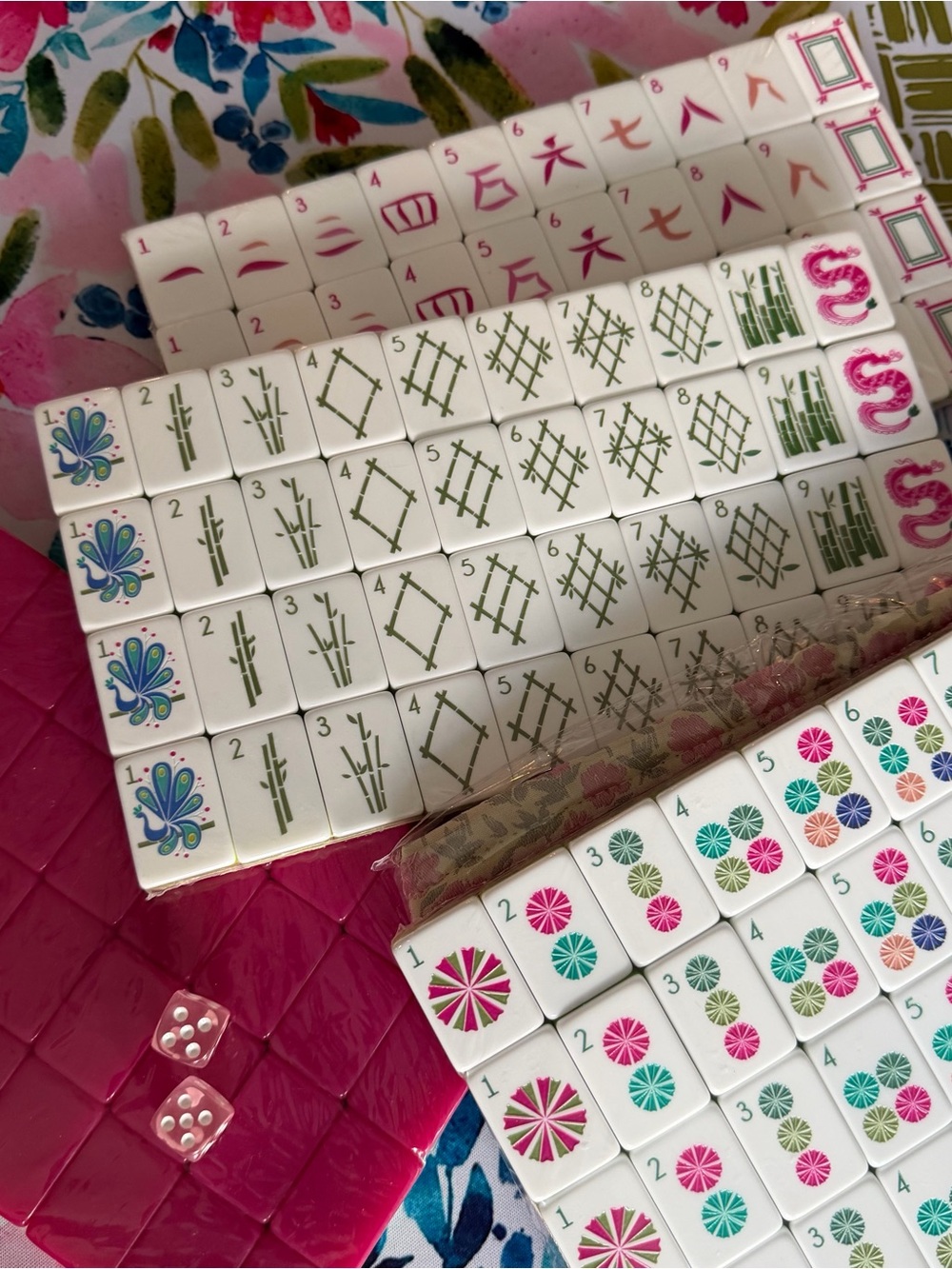 Mahjong Tiles, mat, racks and dice set - NEW - Picture 3 of 14